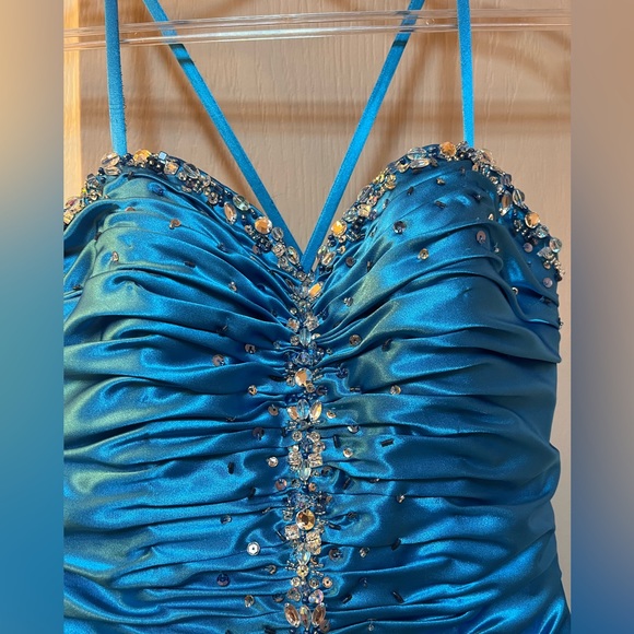 Royal blue Poofy Formal Gown/Dress with Sequins - Picture 7 of 11